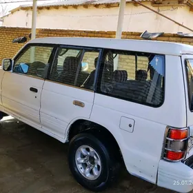 Mitsubishi Montero 1994