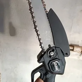 Batareyli agac kesyan