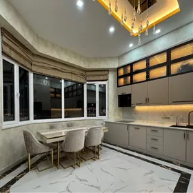 р-н Беркарар 4 ком Lux