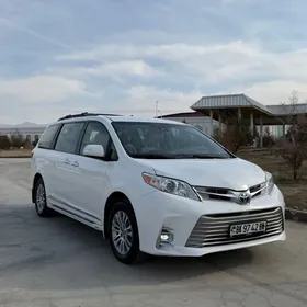 Toyota Sienna 2018