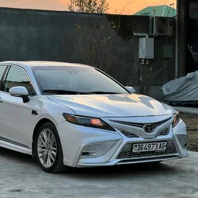 Toyota Camry 2021