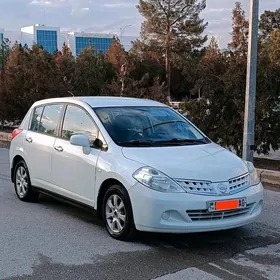 Nissan Tiida 2009