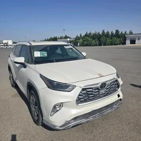 Toyota Highlander 2021