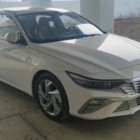 Hyundai Elantra 2025