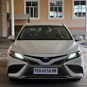 Toyota Camry 2021