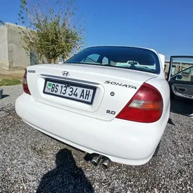 Hyundai Elantra 1996