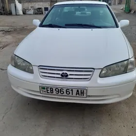 Toyota Camry 2001