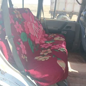 Mitsubishi Pajero 1993