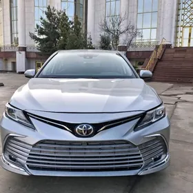 Toyota Camry 2021