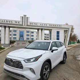 Toyota Highlander 2022