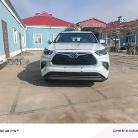 Toyota Highlander 2022