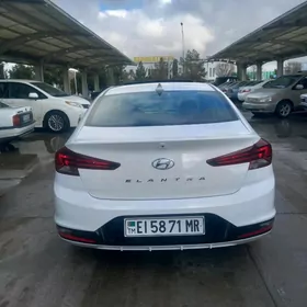 Hyundai Elantra 2020