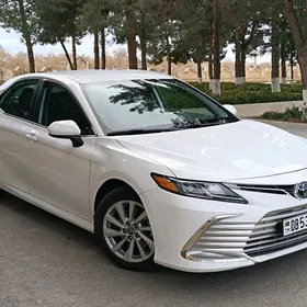 Toyota Camry Hybrid 2022