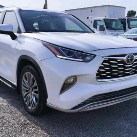Toyota Highlander 2021