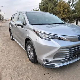 Toyota Sienna 2021