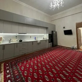 Elıtka Podwoyskıy 3komnat 1-et