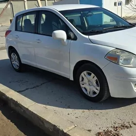 Nissan Versa 2011