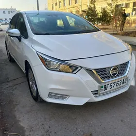 Nissan Versa 2021