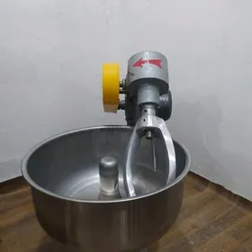 Hamyr garýan myşalka