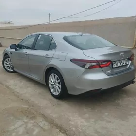 Toyota Camry 2024
