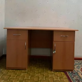 is kompyuter kassa stol