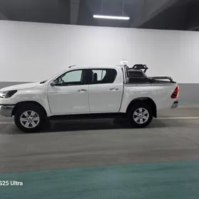 Toyota Hilux 2021
