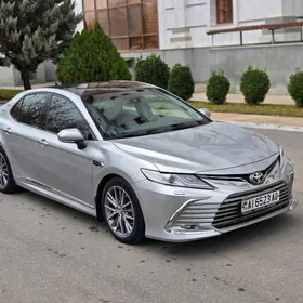 Toyota Camry 2018