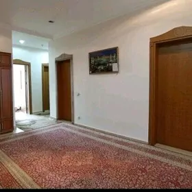 Moskowskay Elitka 4 kom 2 etaj