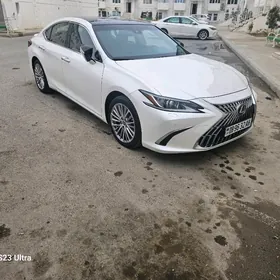 Lexus ES 2024