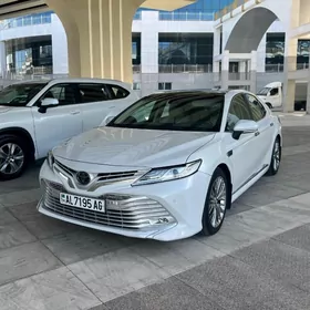 Toyota Camry 2018