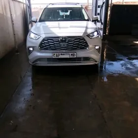 Toyota Highlander 2022