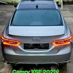 Toyota Camry 2021