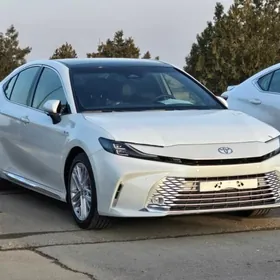 Toyota Camry 2025