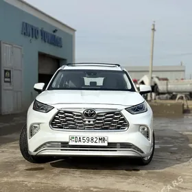 Toyota Highlander 2020