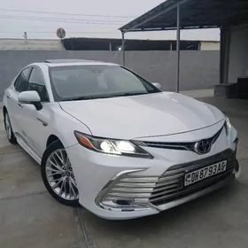 Toyota Camry 2018