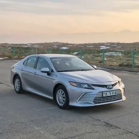Toyota Camry 2021