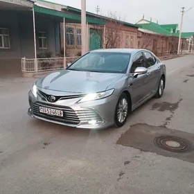 Toyota Camry 2018