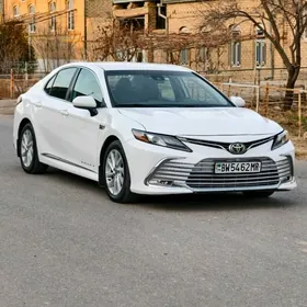 Toyota Camry 2021