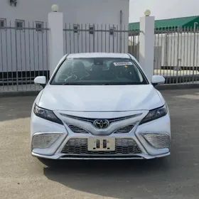 Toyota Camry 2021
