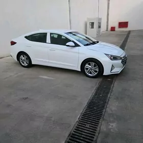 Hyundai Elantra 2020