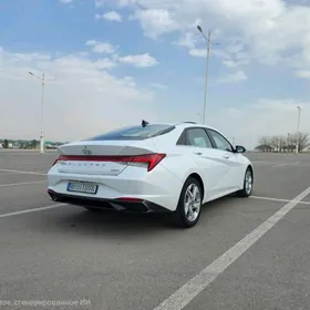 Hyundai Elantra 2021