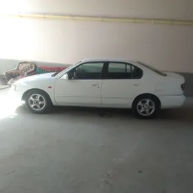 Nissan Primera 1998