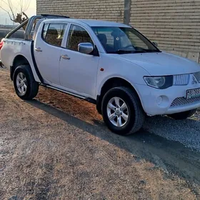 Mitsubishi L200 2009