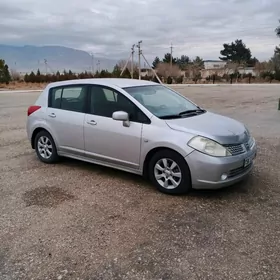 Nissan Tiida 2006