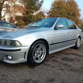 BMW E39 2001
