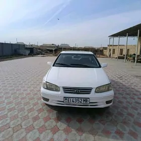 Toyota Camry 2000