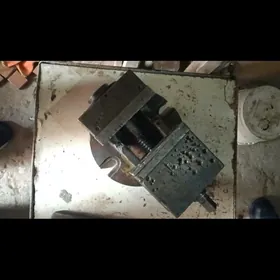 такарный.тиски