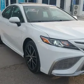 Toyota Camry 2022