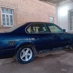 BMW 520 1990