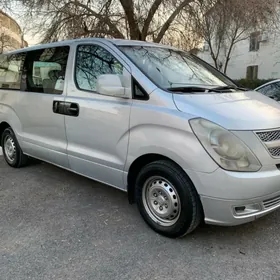 Hyundai H-1 2010